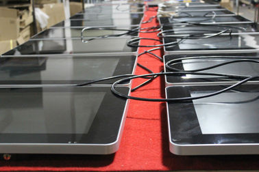 Toko kain 32 &quot;Wall Mounted Digital Signage USB Fungsi Untuk Iklan